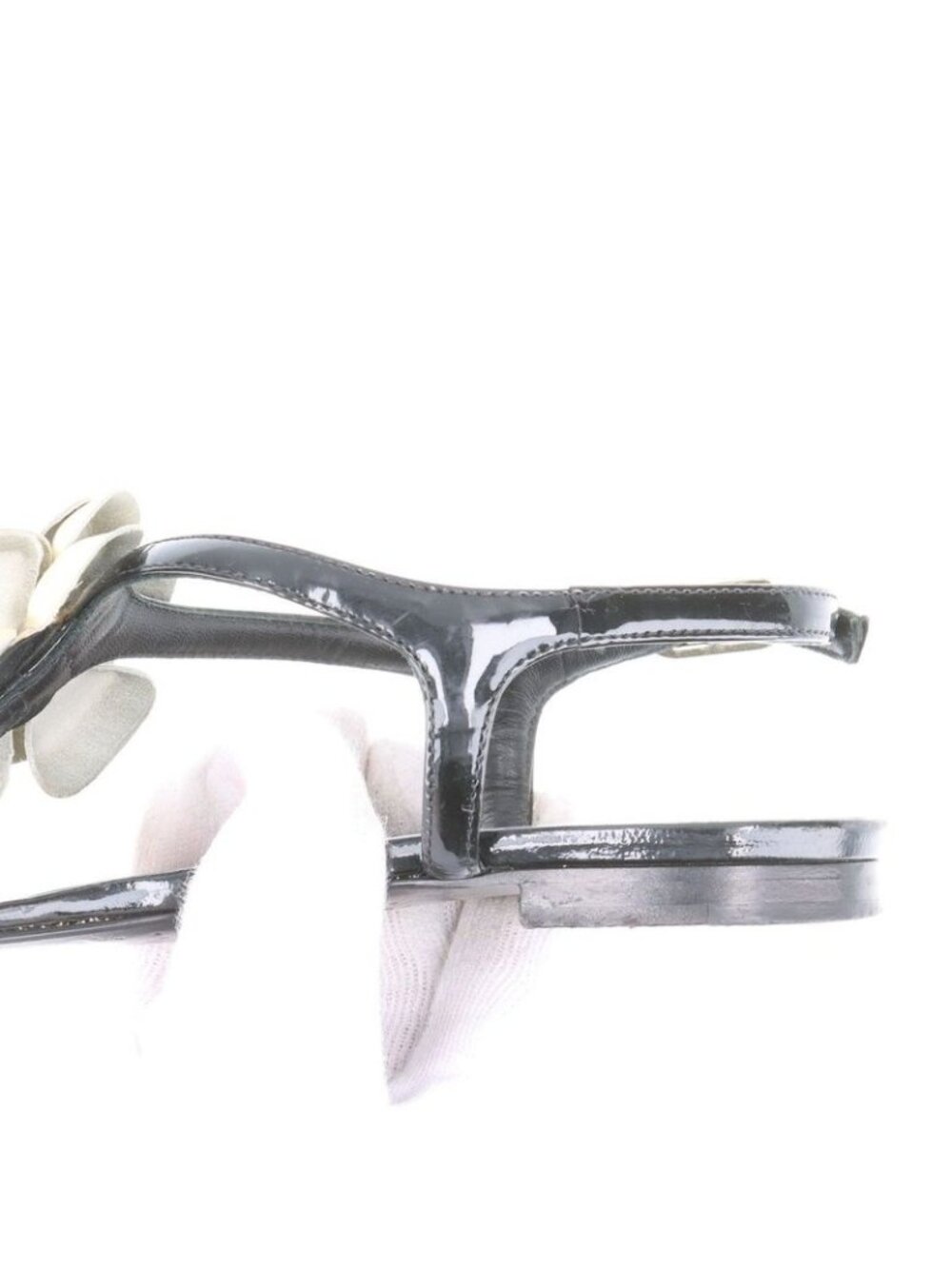 Chanel Coco Mark Camellia Patent Leather Sandals 35 C Black And Ivory - Picture 15 of 15